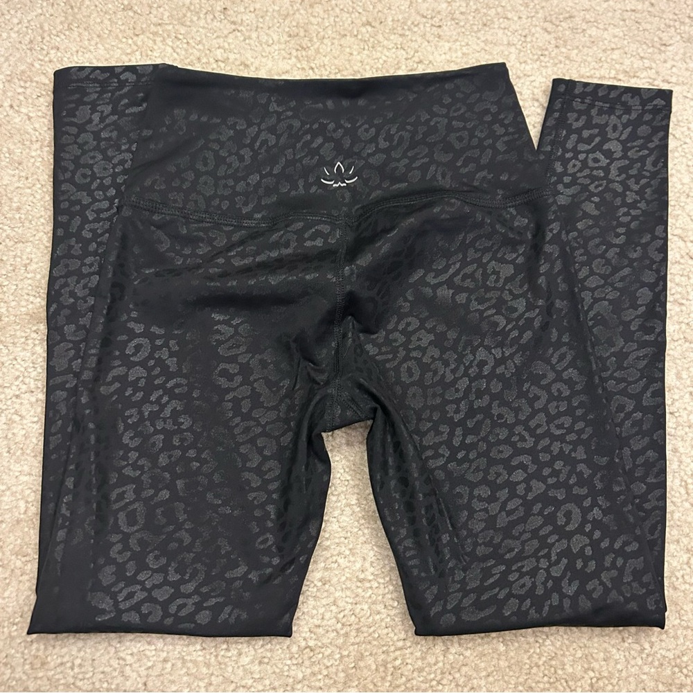 Beyond Yoga Shiny Leopard High-Waisted Legging - Picture 3 of 5